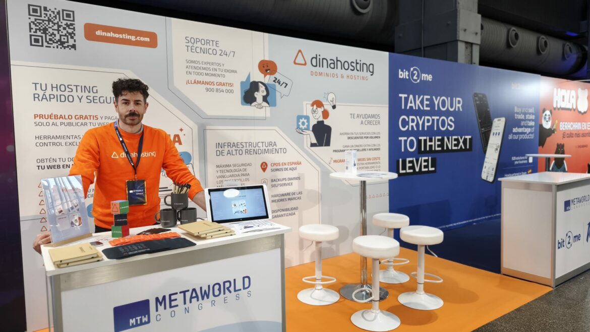 Stand dinahosting en Open Expo 2025